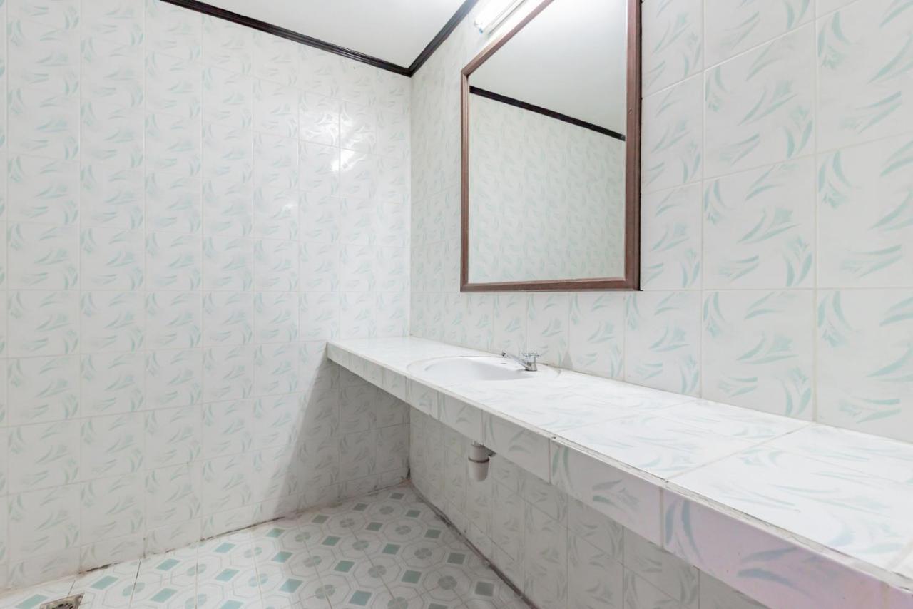 فندق Reddoorz Near Plaza Balikpapan المظهر الخارجي الصورة