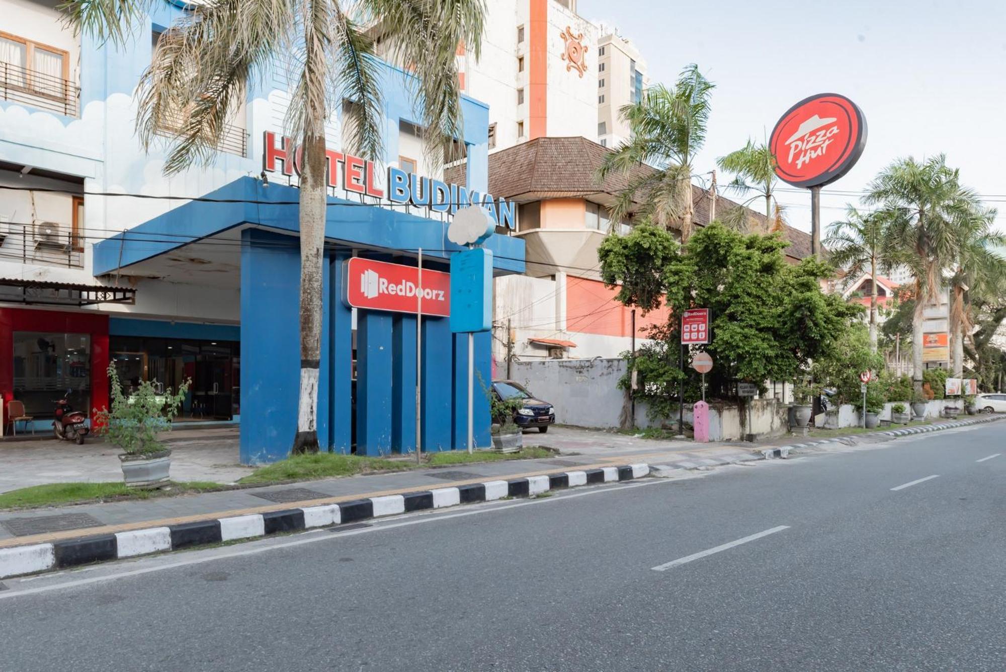 فندق Reddoorz Near Plaza Balikpapan المظهر الخارجي الصورة
