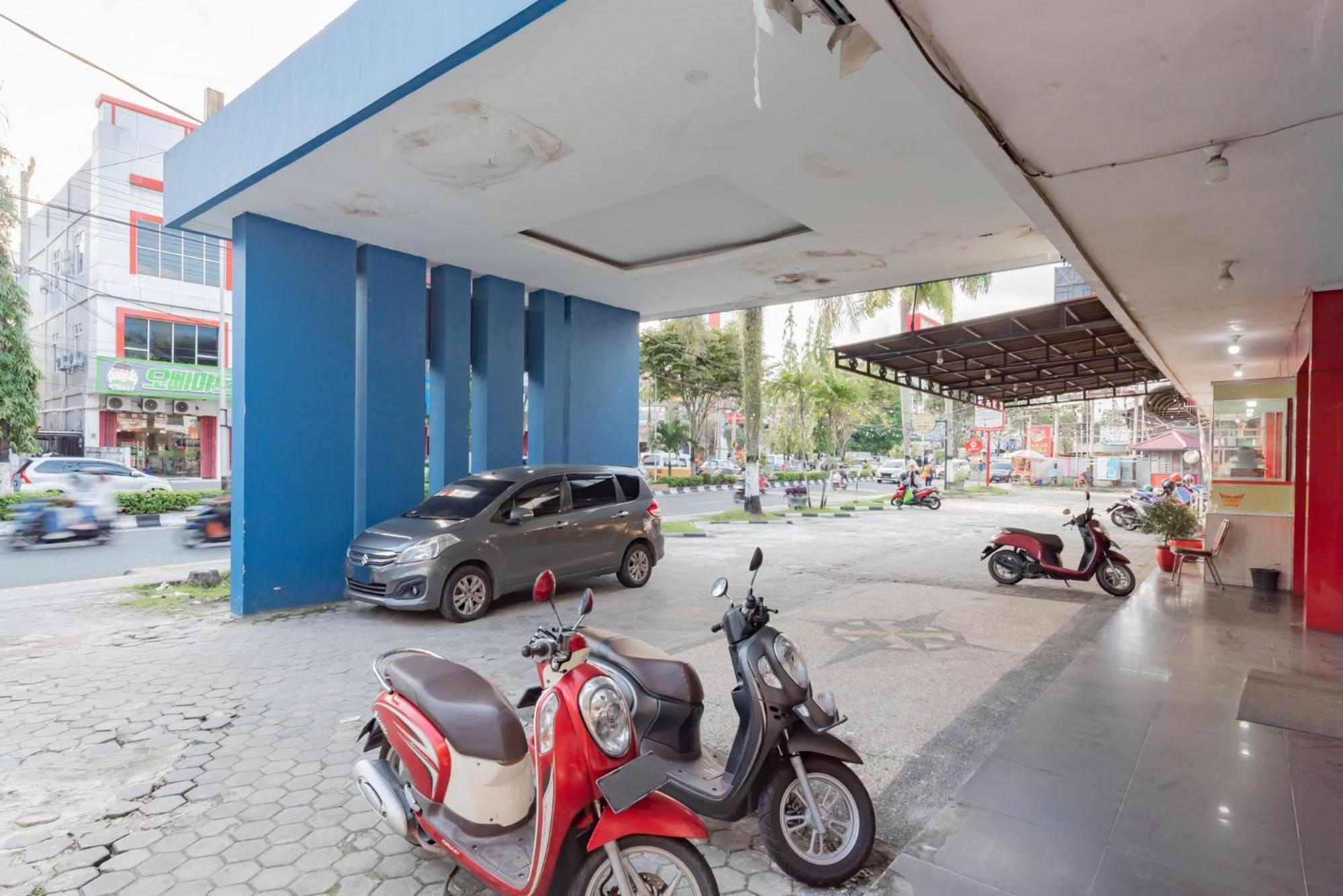 فندق Reddoorz Near Plaza Balikpapan المظهر الخارجي الصورة