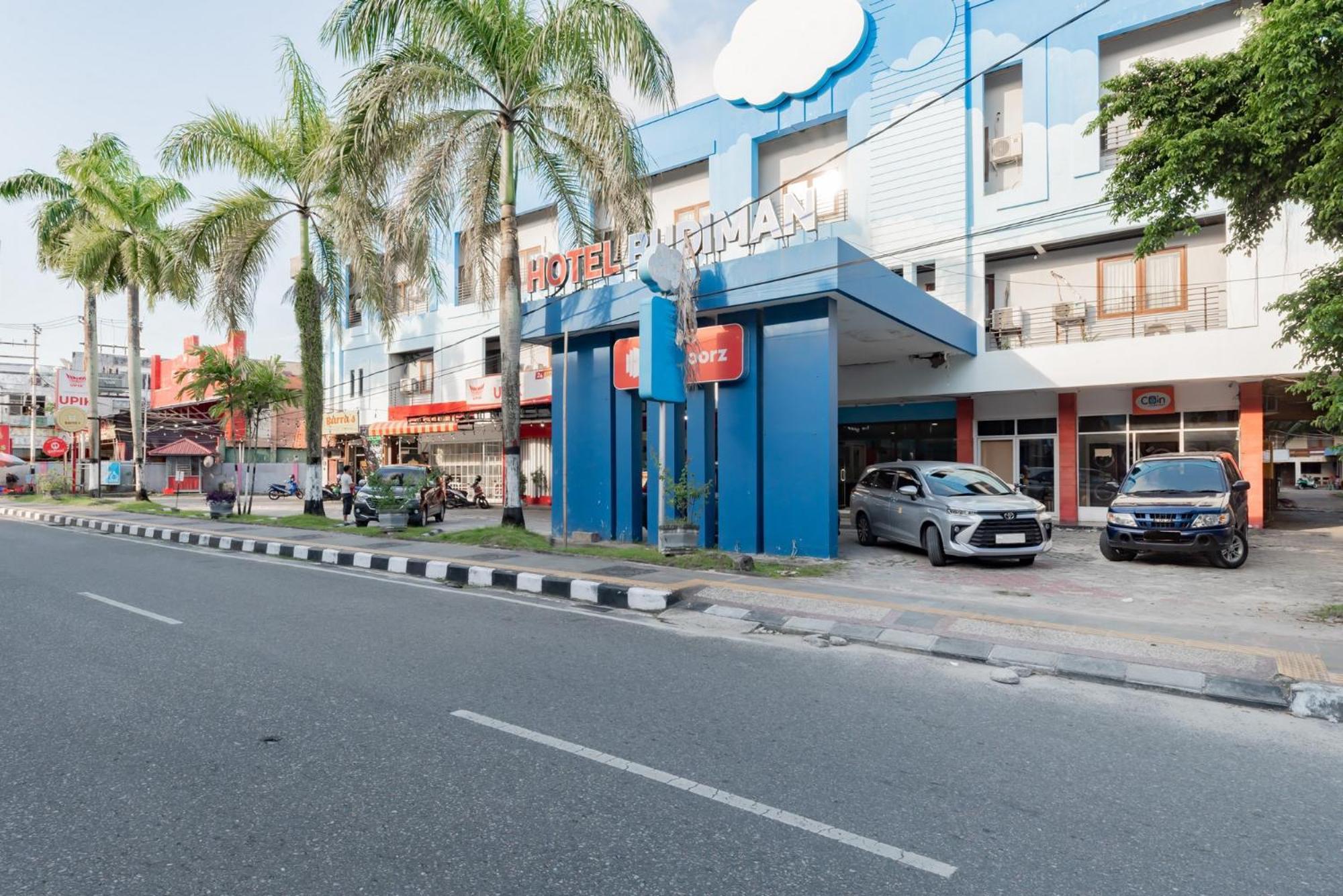 فندق Reddoorz Near Plaza Balikpapan المظهر الخارجي الصورة